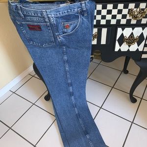Wrangles 20X Jeans size 38 x 34.